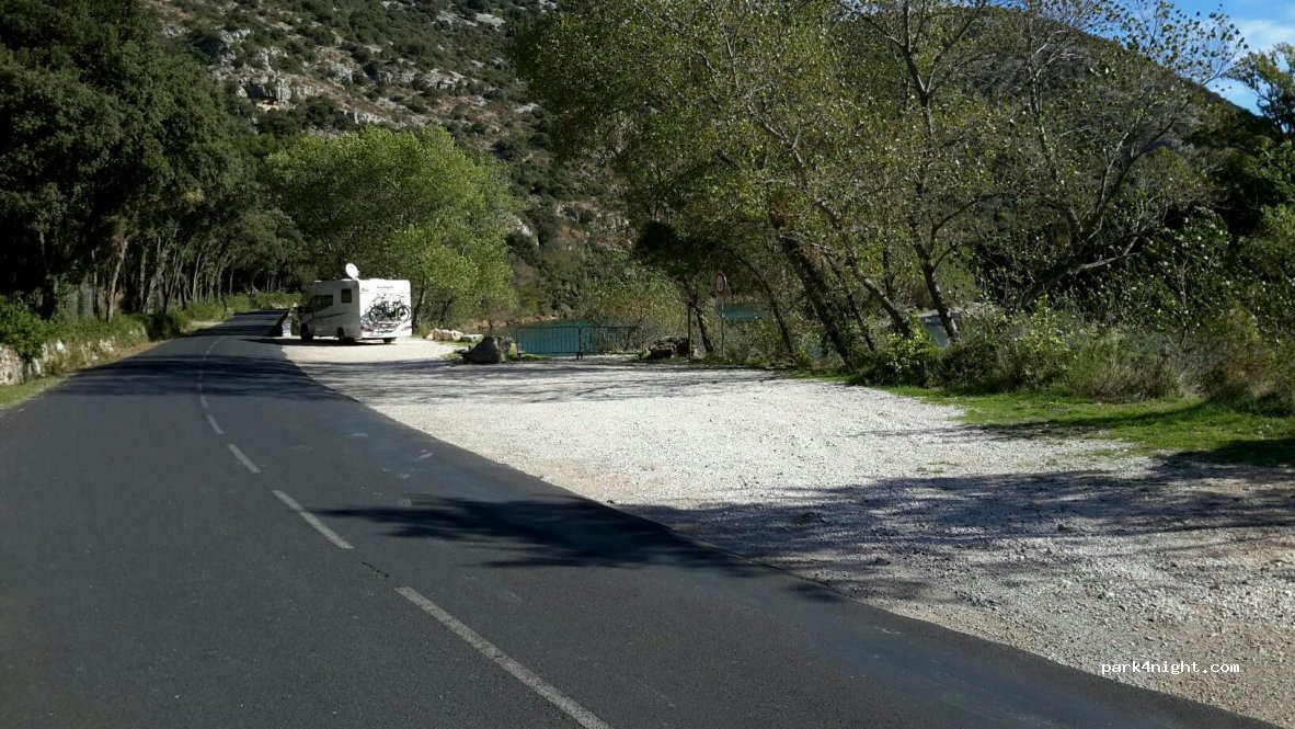 (34150) Saint-Guilhem-le-Désert - D4 — foto