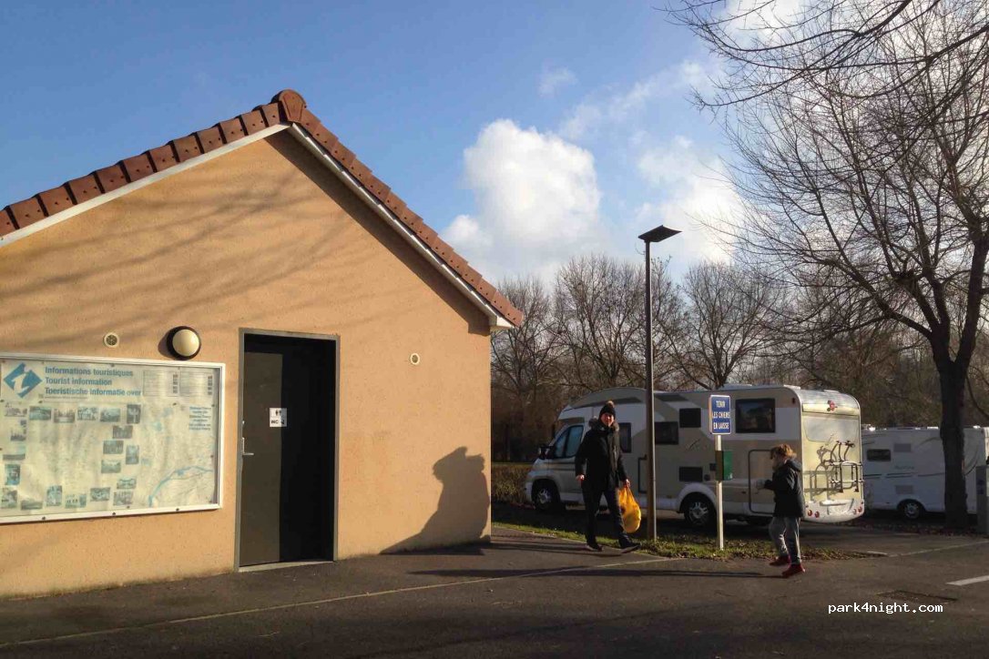 Aire de camping-cars Château-Thierry — foto 2