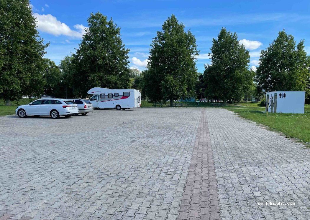 (386 01) Strakonice - 1154 Tržní — foto 2
