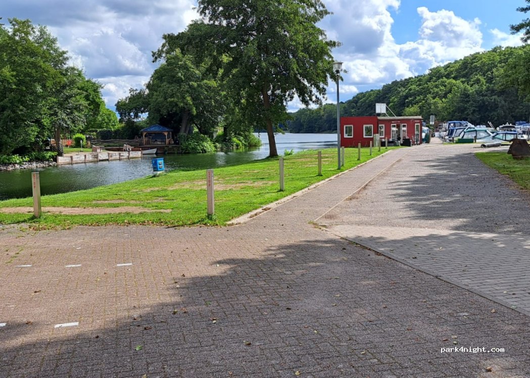 Wohnmobilstellplatz Lenzer Hafen — foto
