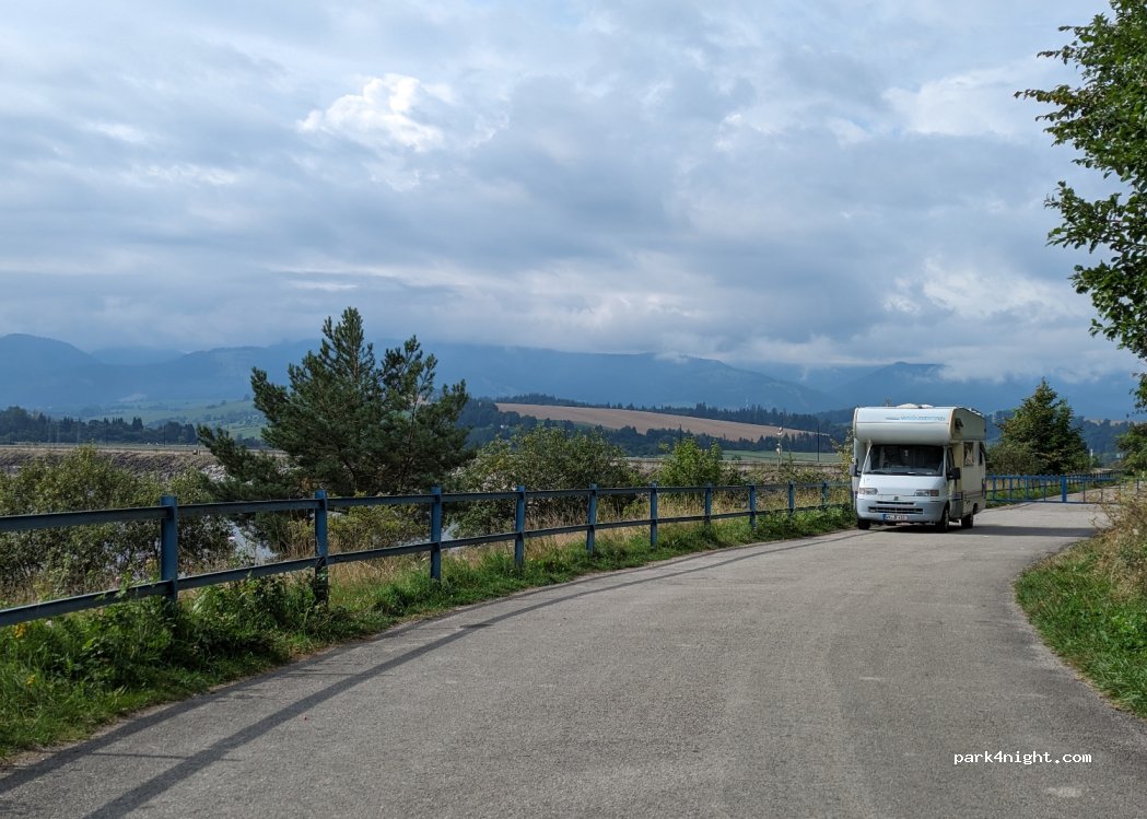 (032 23) Liptovská Sielnica - Unnamed Road — foto