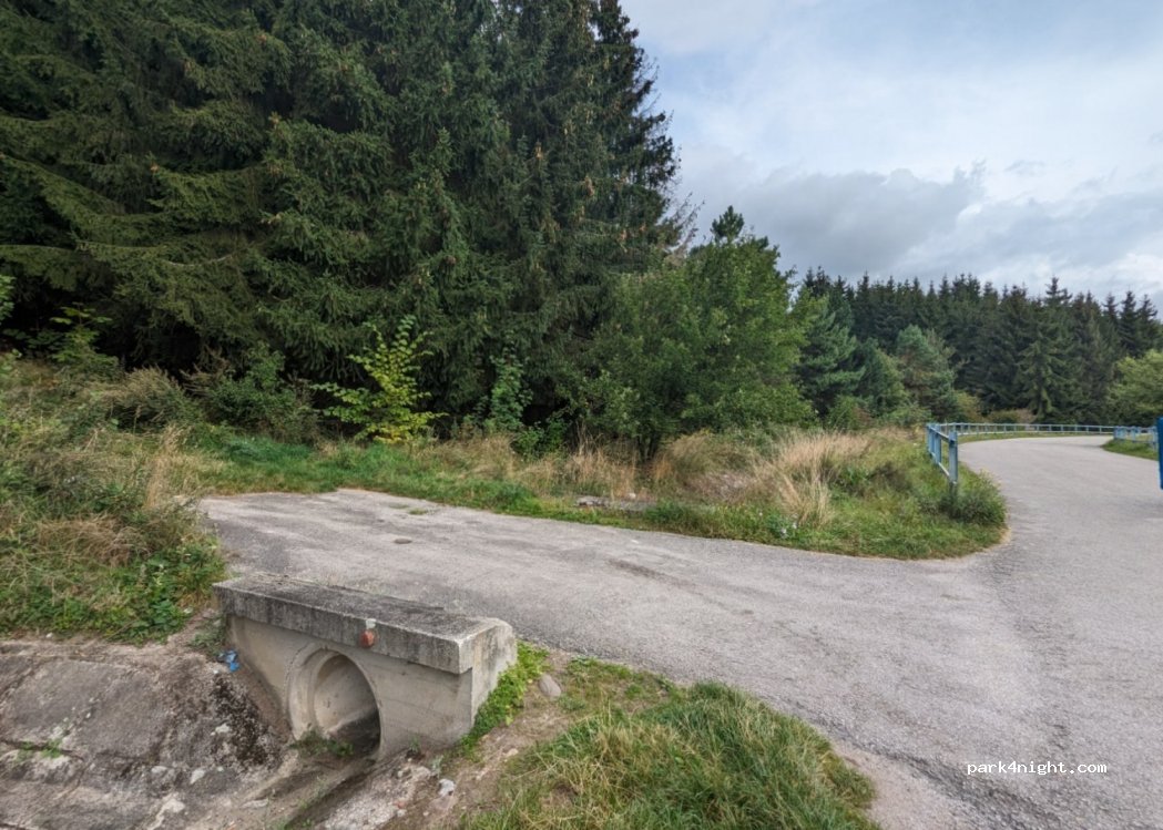 (032 23) Liptovská Sielnica - Unnamed Road — foto
