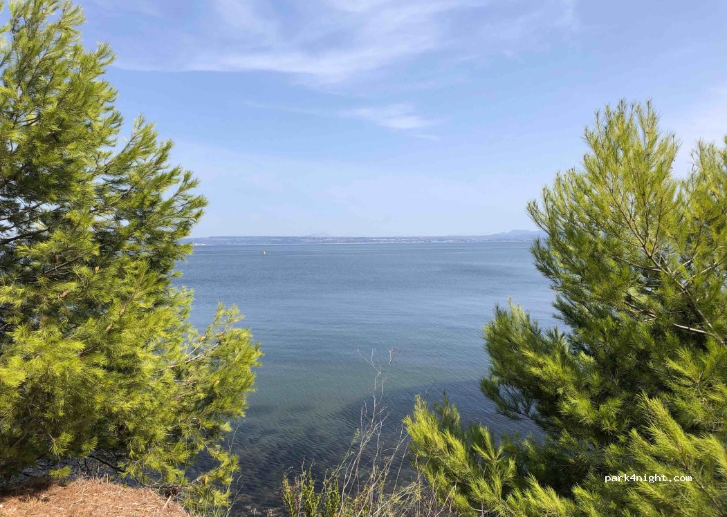 (13500) Martigues - 17c Boulevard du Tourret de Vallier — foto