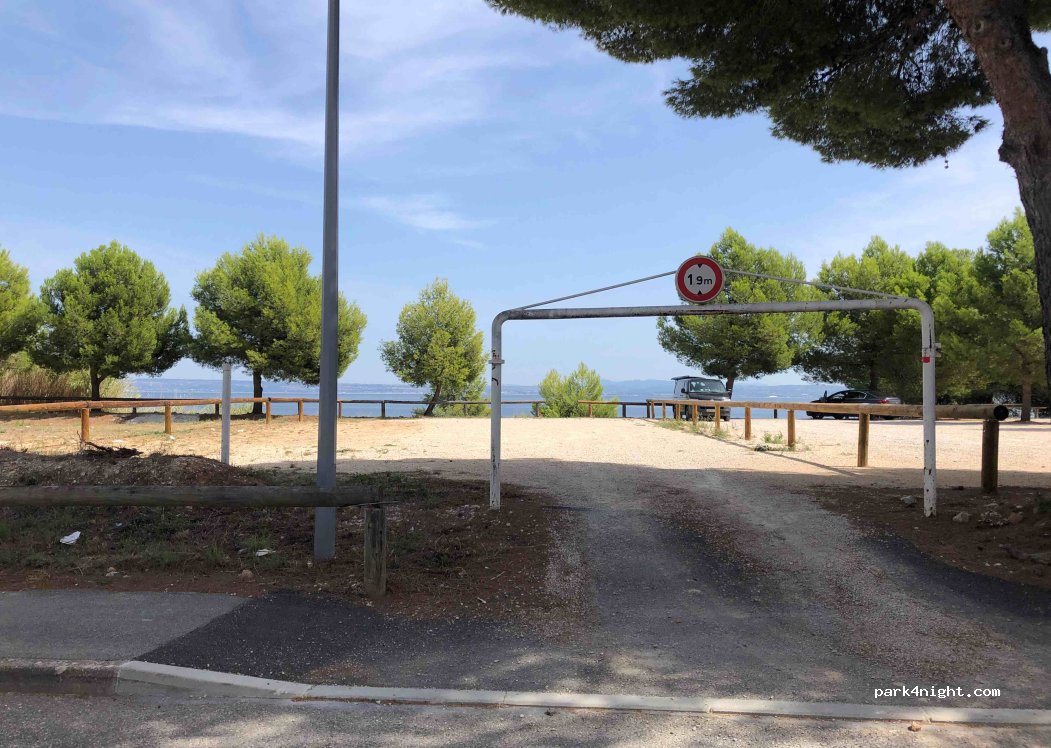 (13500) Martigues - 17c Boulevard du Tourret de Vallier — foto 2