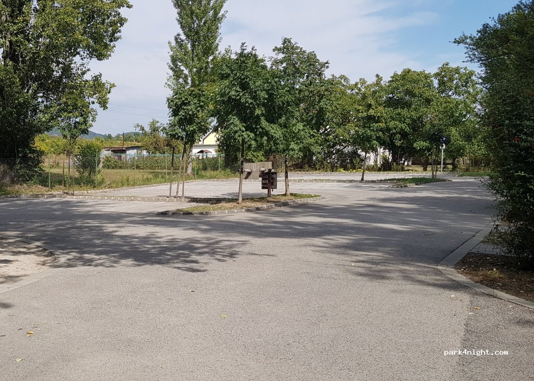 (8230) Balatonfüred - Nagyfenyődűlő u. — foto