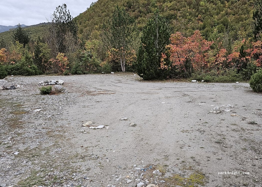 (4002) Nderlysaj - Unnamed Road — foto