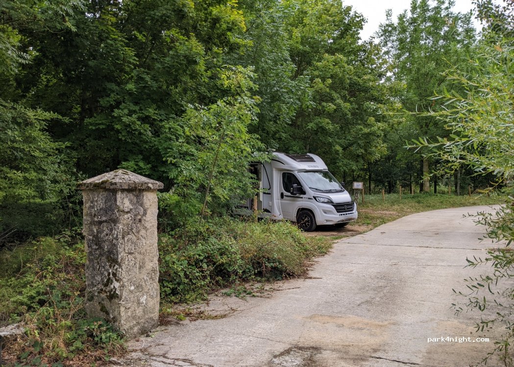 (31272) Artaza - Unnamed Road — foto