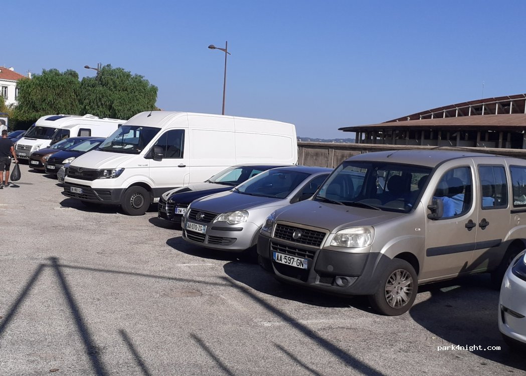 (06130) Grasse - 82 Avenue de Provence — foto 2