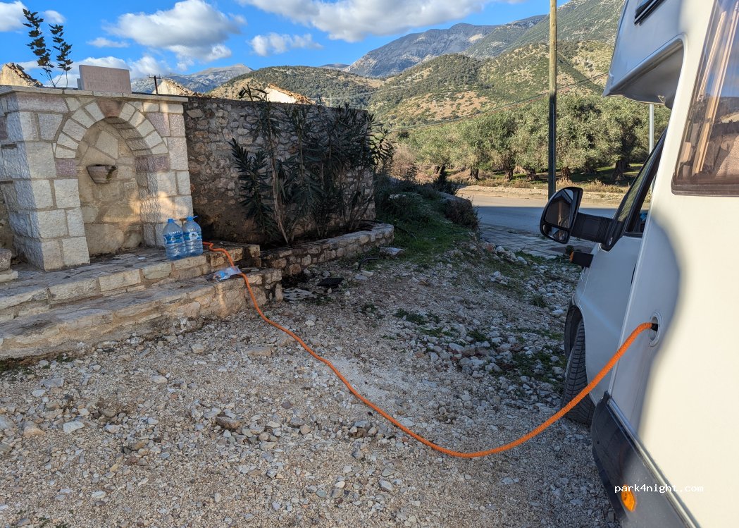 () Himarë - Rruga 1Maj — foto 3