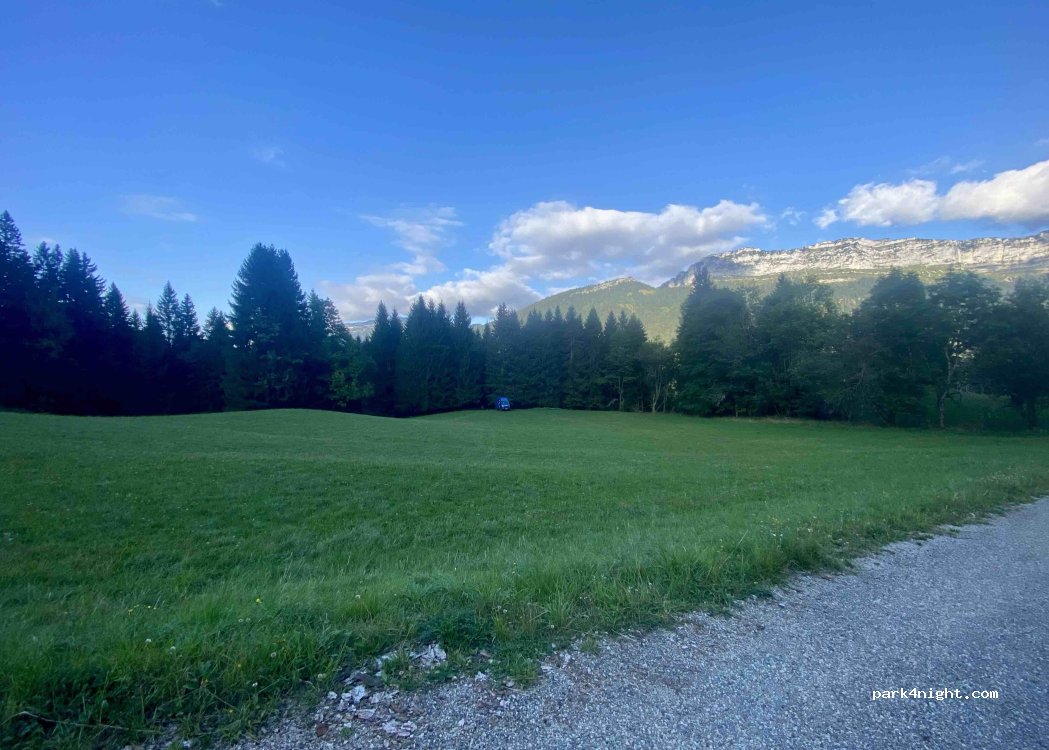 (73670) Saint-Pierre-d'Entremont - Unnamed Road — foto 4