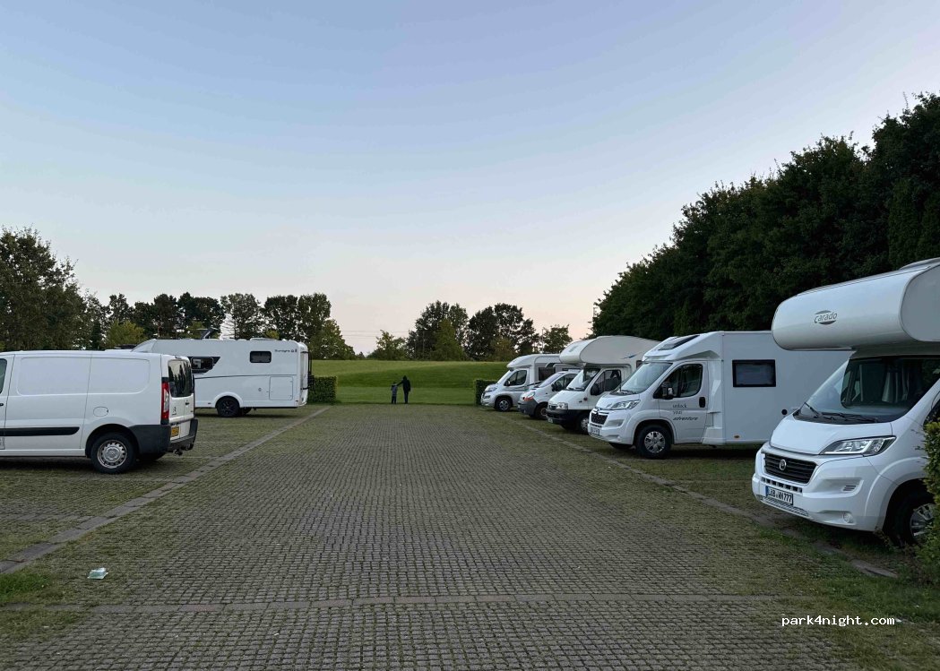 (2660) Brøndby Strand - 91 Brøndby Strand Centrum — foto 2