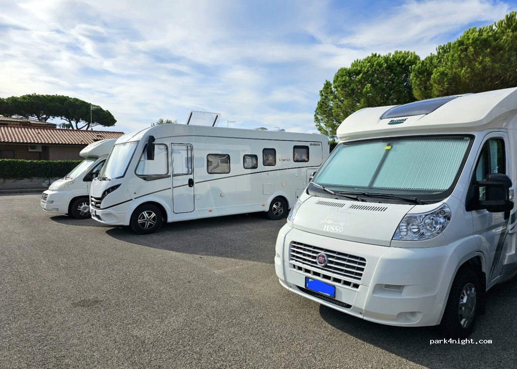 (58022) Follonica - 23 Via Isola di Caprera — foto
