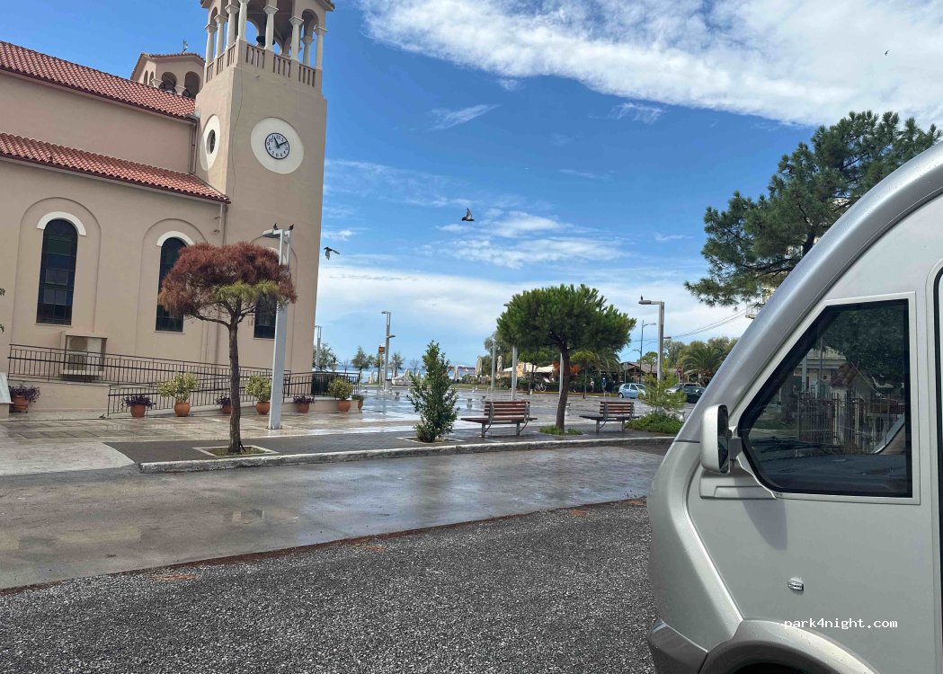 (241 00) Kalamata - 17a Santaroza — foto 2
