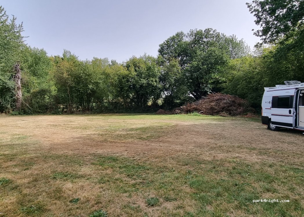 (03370) Saint-Désiré - 31 Le Roc — foto 2