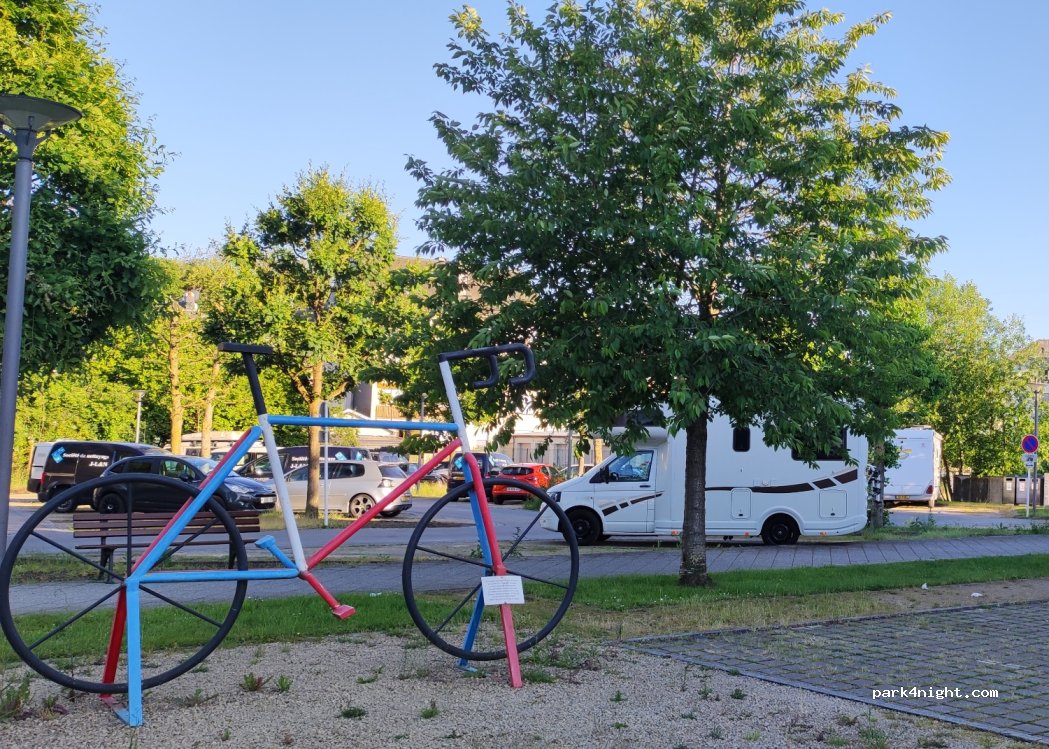 () Mondorf-les-Bains - Avenue Frères Wiesenbach — foto 4