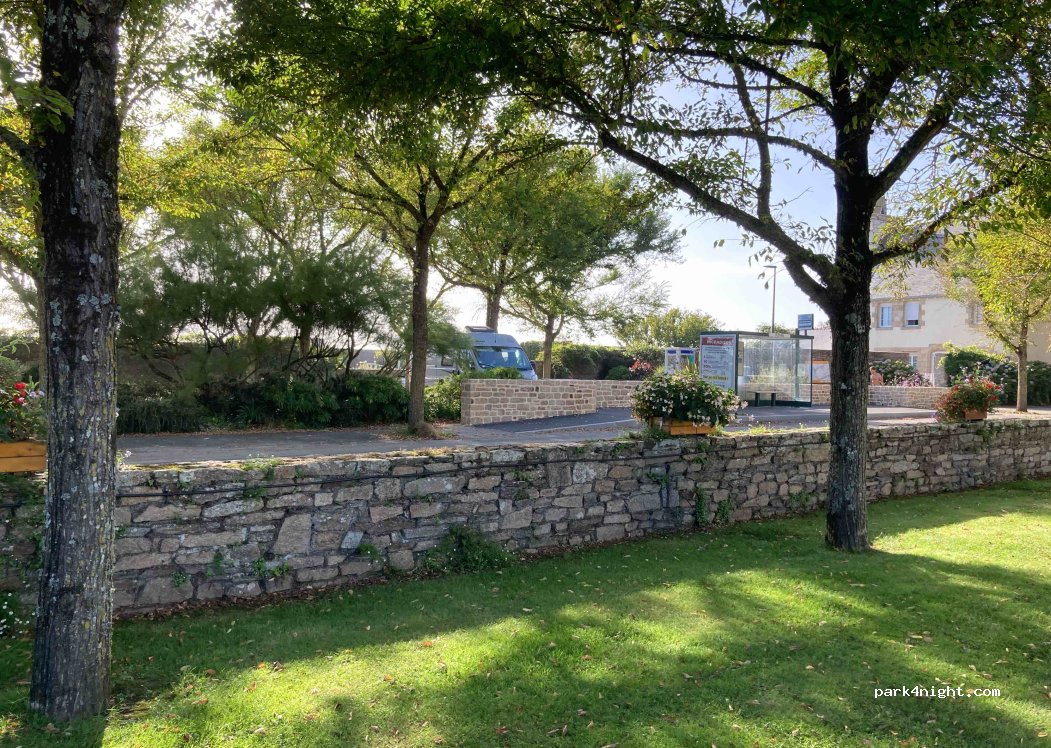 (29720) Plovan - 2 Rue de la Mairie — foto