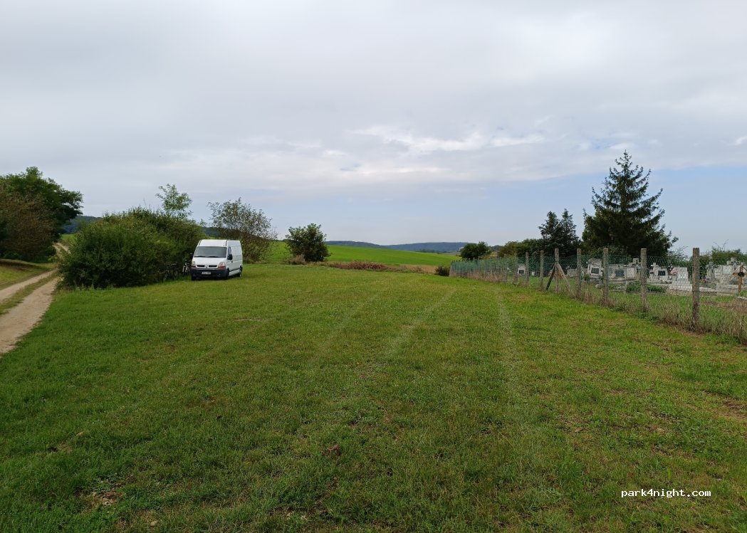 (8418) Bakonyoszlop - 13 Békefi Antal utca — foto