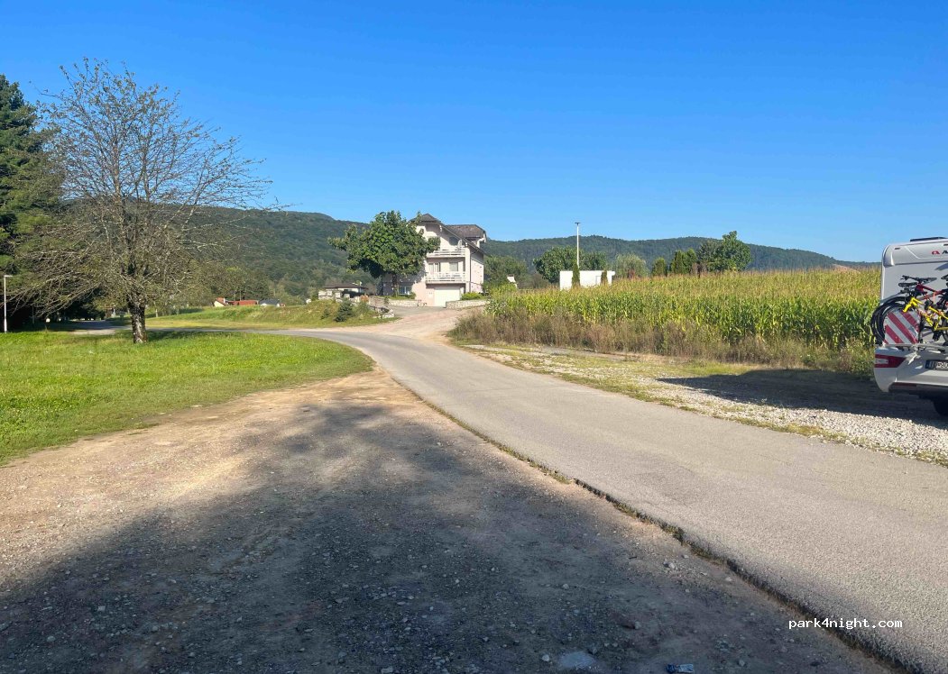 (47307) Sabljak Selo - 42-1 Vikend naselje Sabljaci — foto