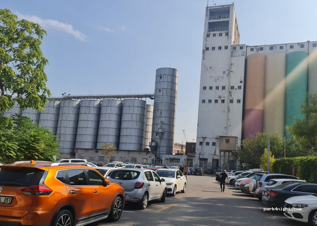 (35220) Konak - 109 Atatürk Caddesi — foto 2