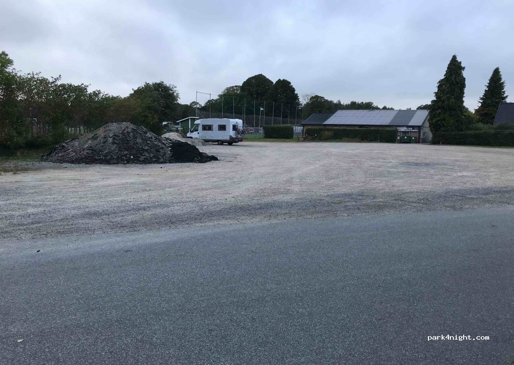 (371 60) Lyckeby - 8 Gamla Brovägen — foto