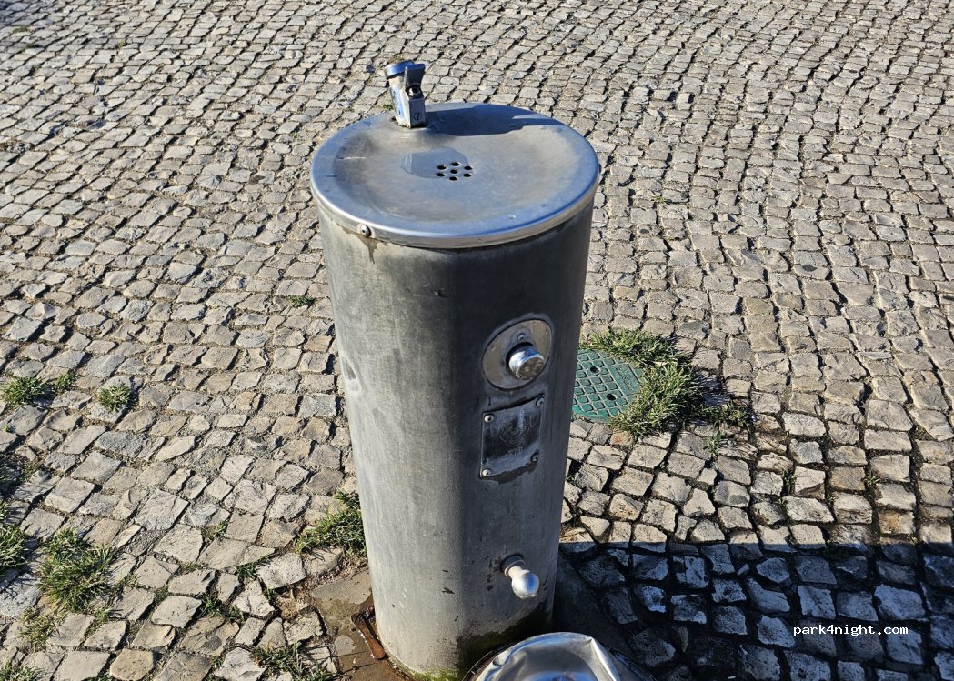 (1300-598) Lisbon - Av. Brasília — foto