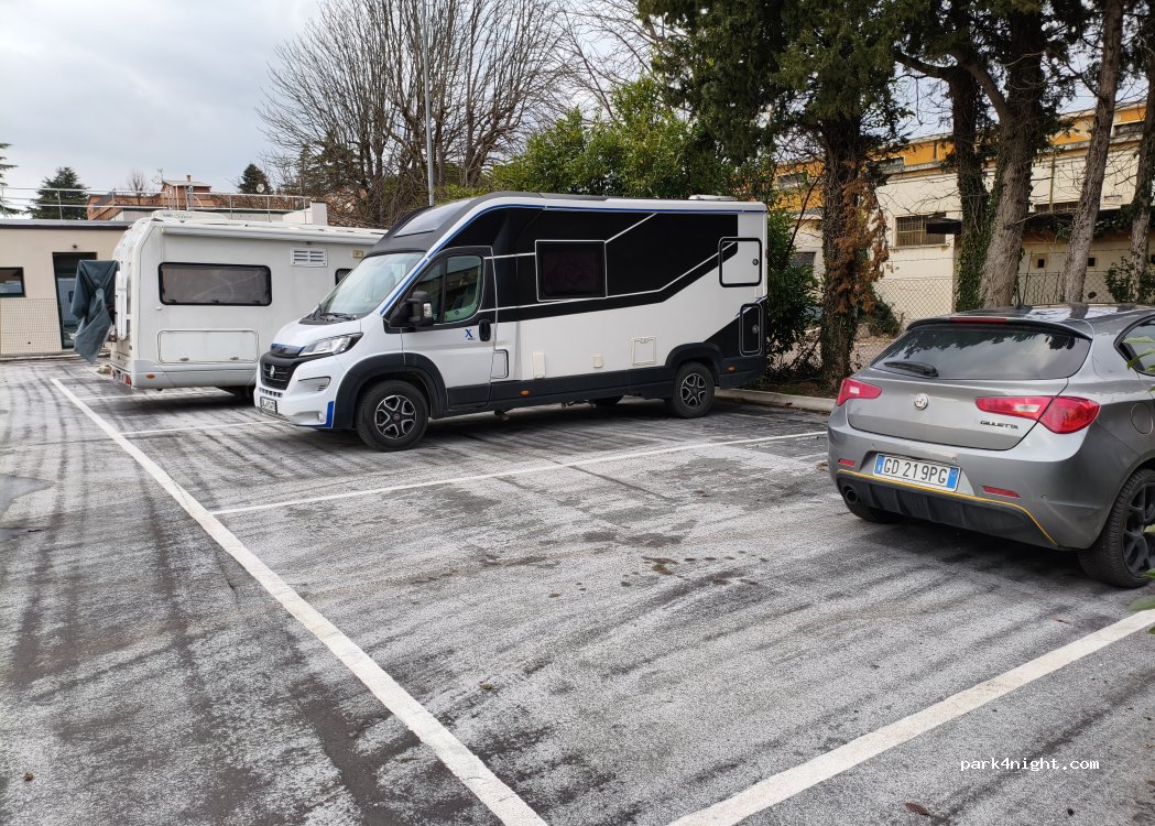 Sosta Camper Comunale Fabriano — foto 5