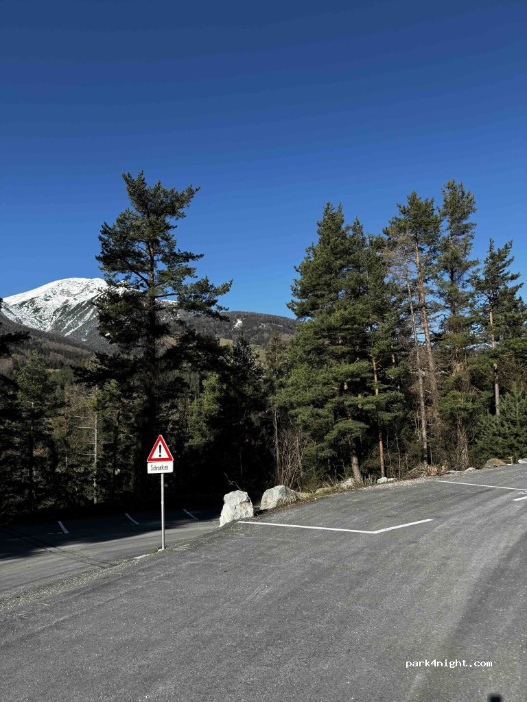 (6141) Schönberg im Stubaital - 6 Europabrücke-Parkplatz — foto