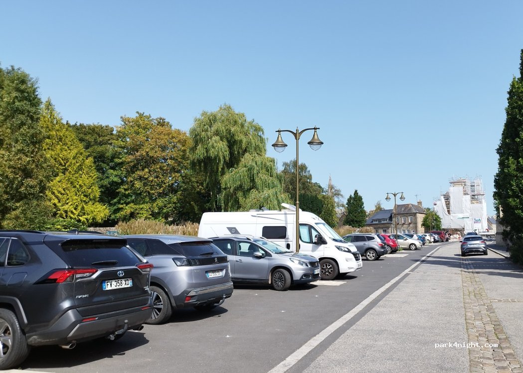 (50700) Valognes - 1 bis Rue du Grand Moulin — foto