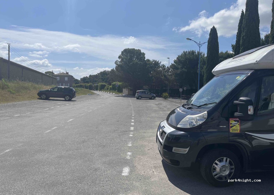 (11000) Carcassonne - 2 Avenue du Maréchal Juin — foto 2