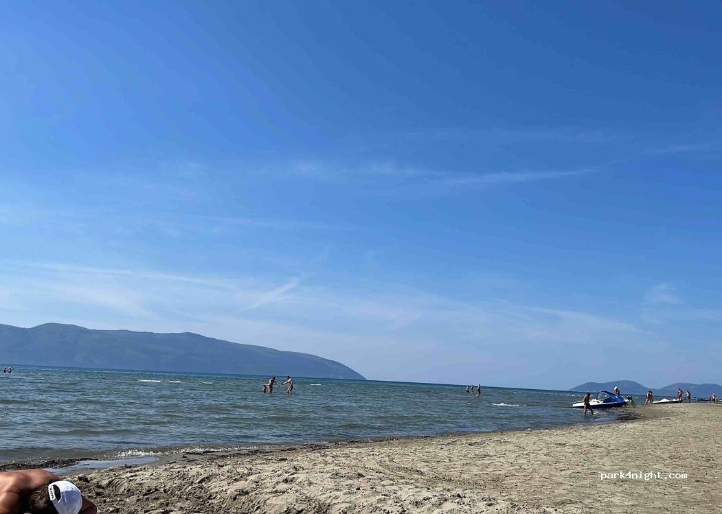 () Vlorë - Rr. Sazani — foto 3