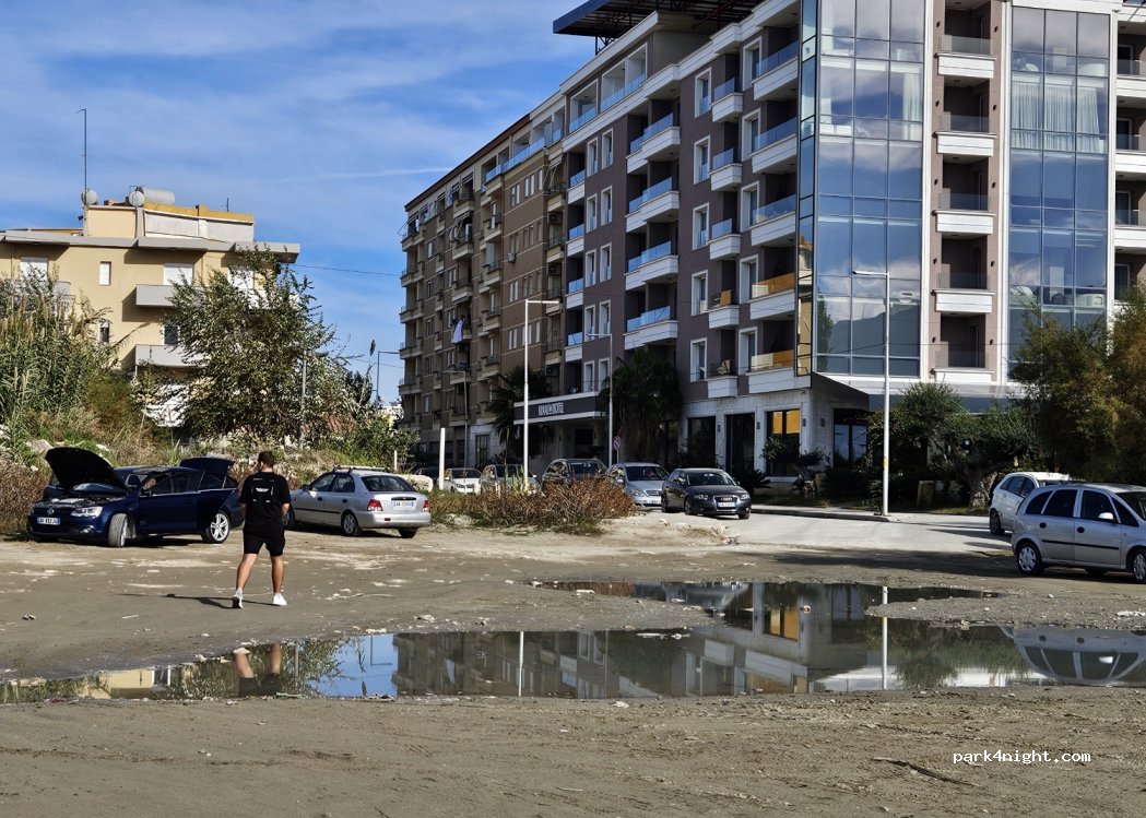 () Vlorë - Rr. Sazani — foto 5