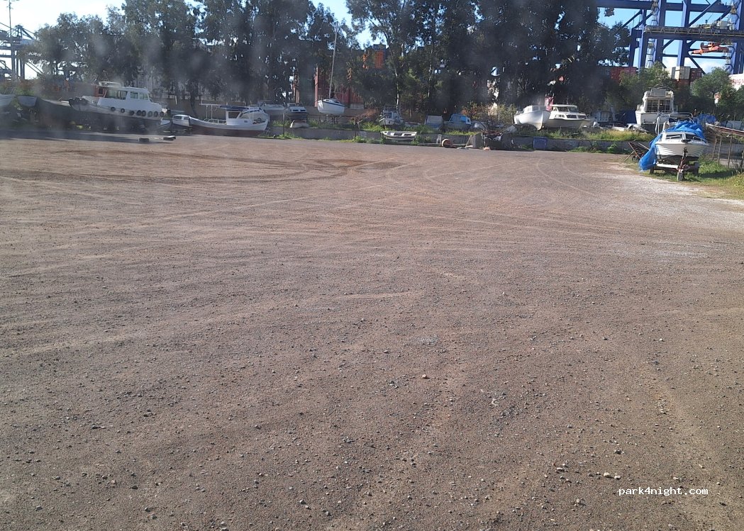 (188 63) Perama - Unnamed Road — foto 5