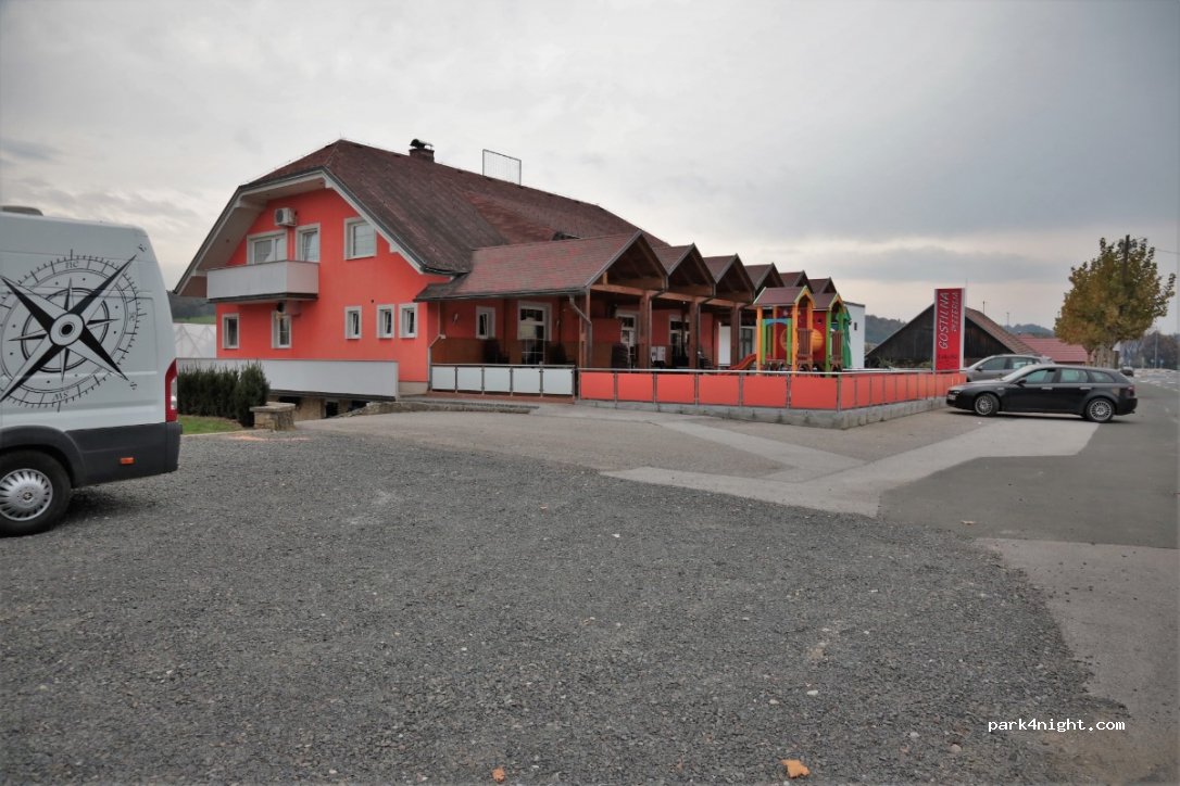 (2234) Benedikt - 16 Čolnikov trg — foto