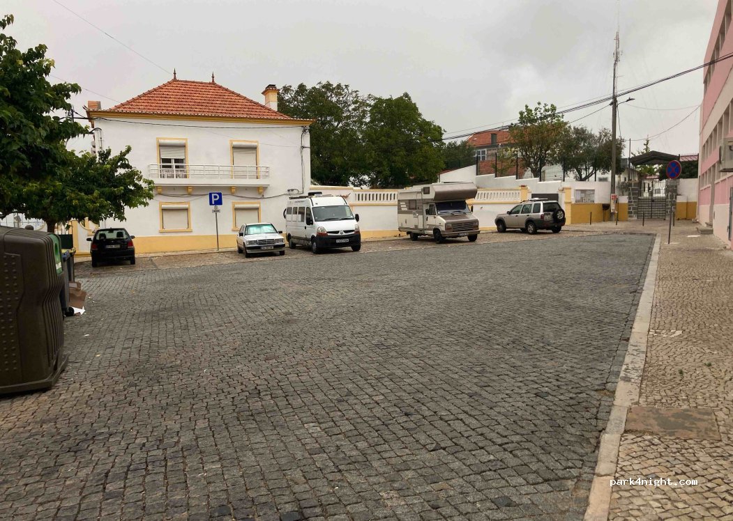 (2950-218) Palmela - 1 Largo dos Loureiros — foto 2