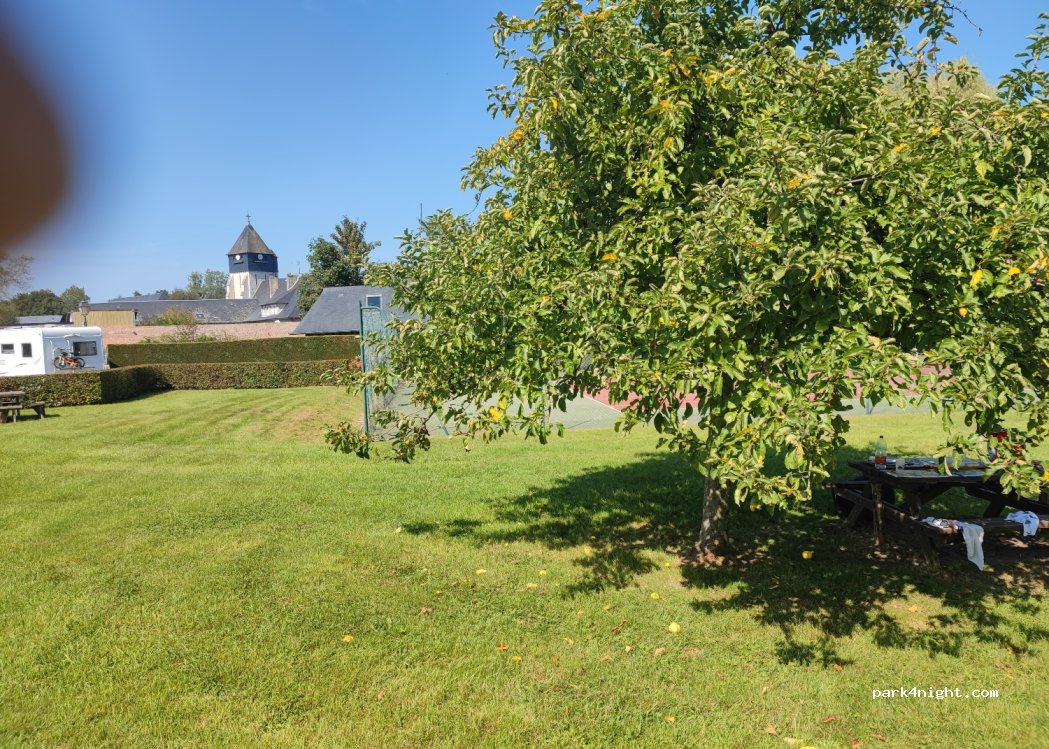 (14130) Bonneville-la-Louvet - 13 Rue de la Forge — foto