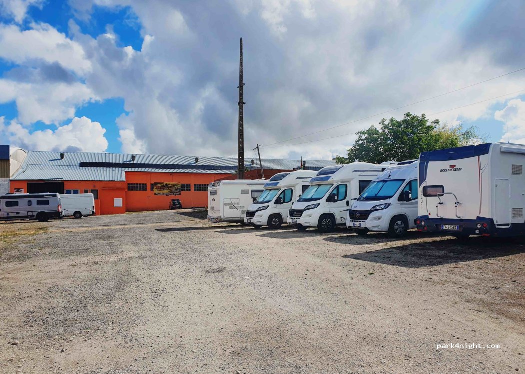 4WD Solitaire Parking & Lodge — Secure 24/7 stopover (8 min Sintra / 23 min Lisbon) — foto 2
