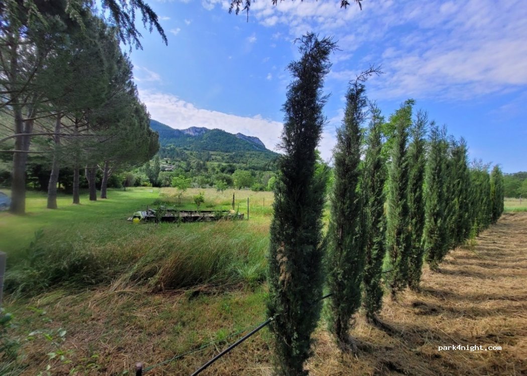 (26510) Sahune - 465 Route de Nyons — foto