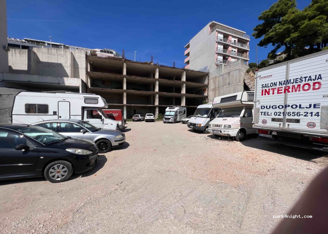 (21000) Split - 145 Velebitska ulica — foto