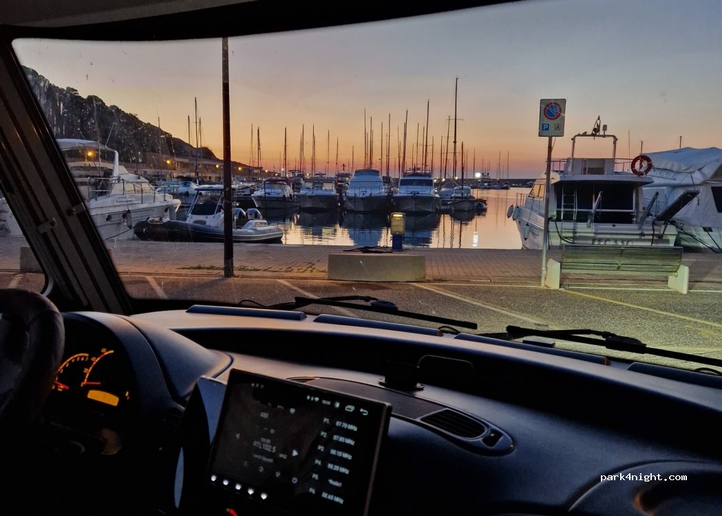 (07031) Castelsardo - Unnamed Road — foto