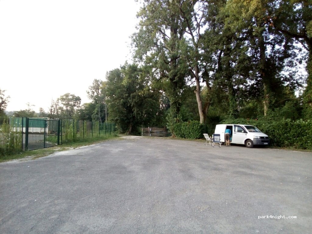 (24190) Neuvic - 25 Route du Grand Mur — foto