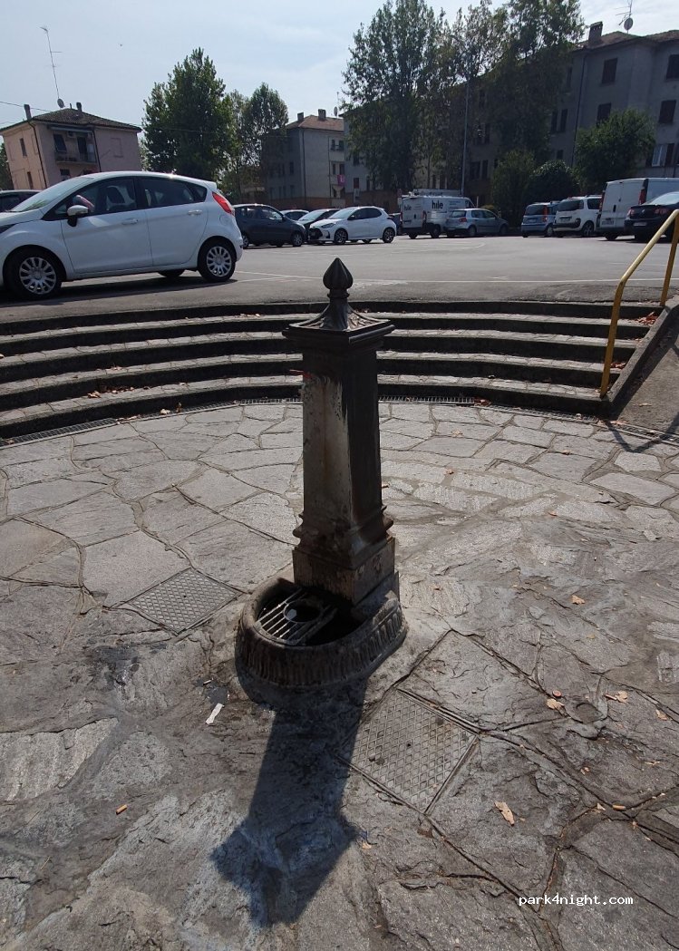 (29017) Fiorenzuola d'Arda - 8 Piazza Cavour — foto