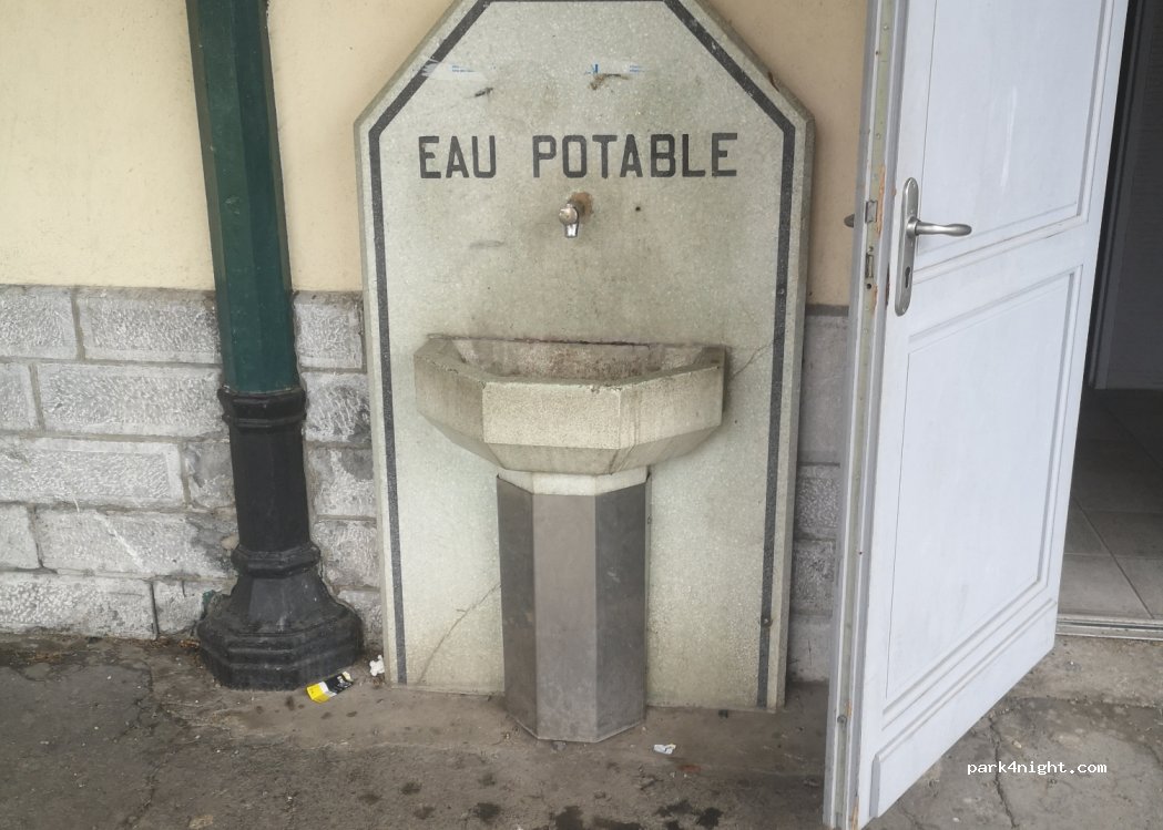 (65260) Pierrefitte-Nestalas - 1 Place de la Gare — foto