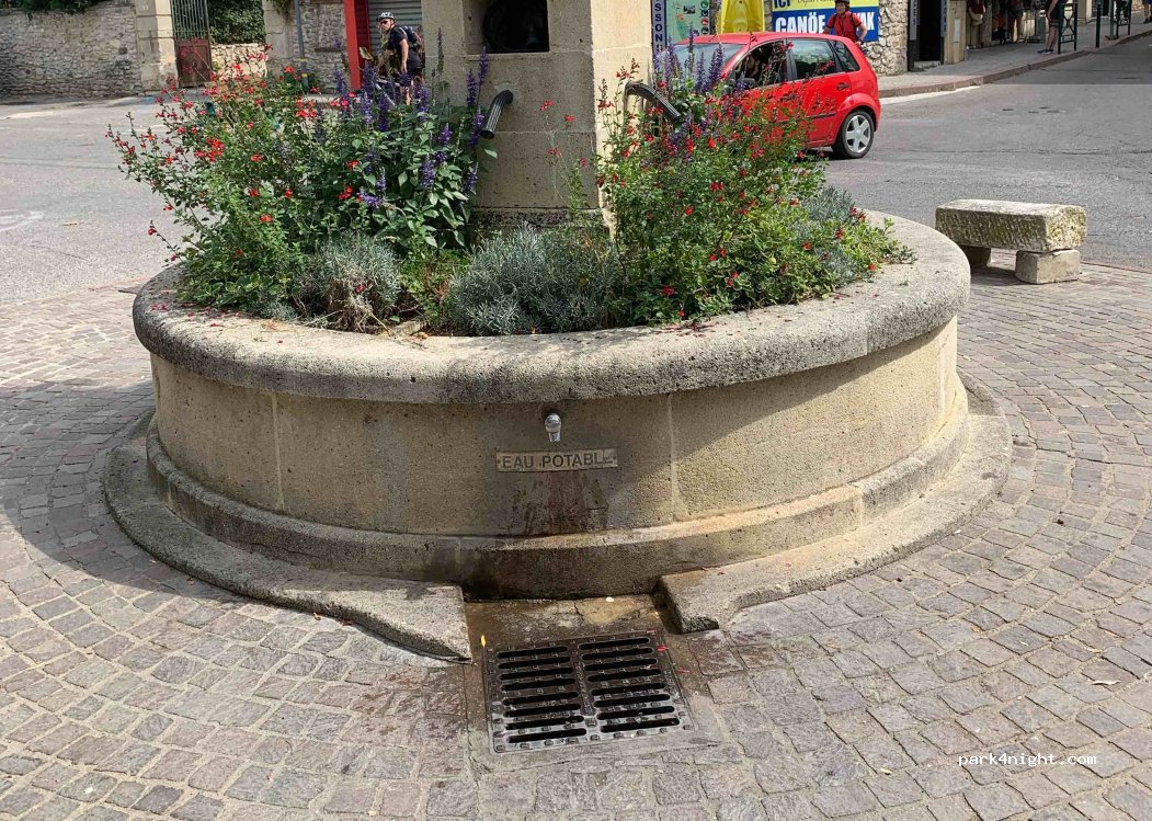 (07700) Saint-Martin-d'Ardèche - 9 Place du Sablas — foto