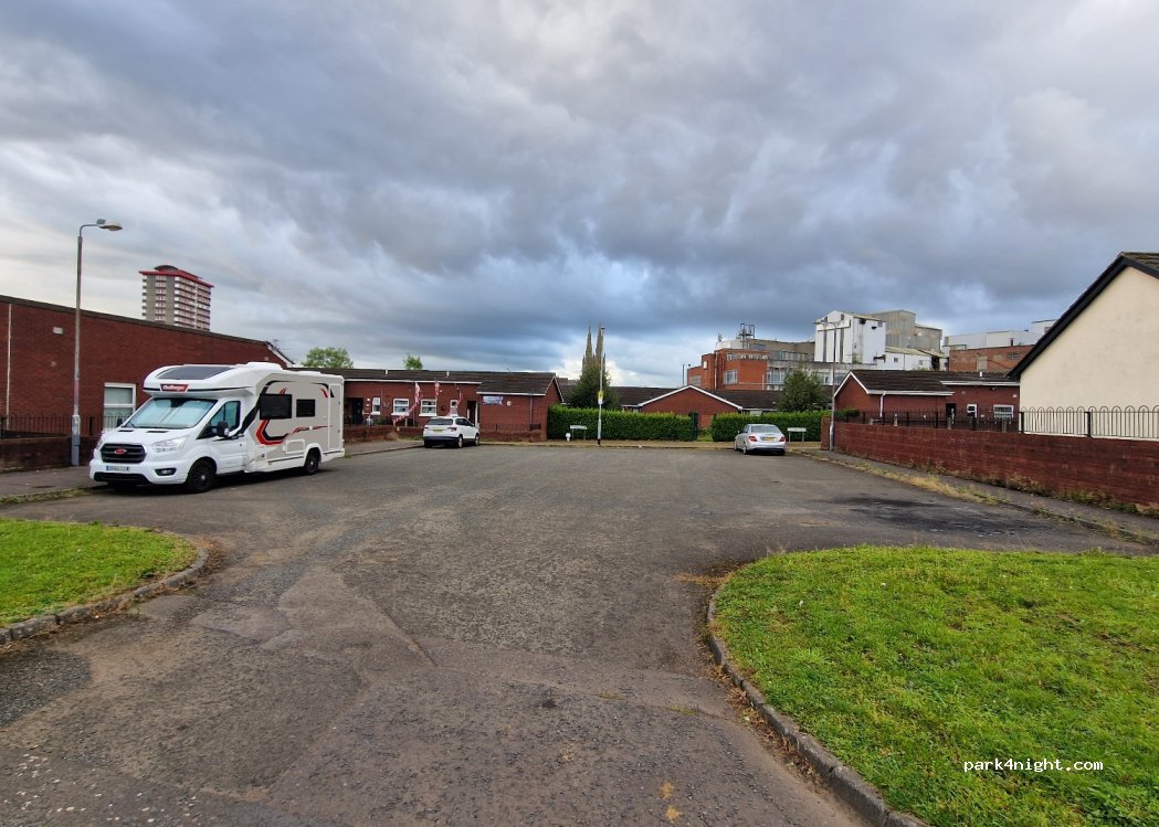 (BT13 2JY) Belfast - 8 Saint Lukes Walk — foto