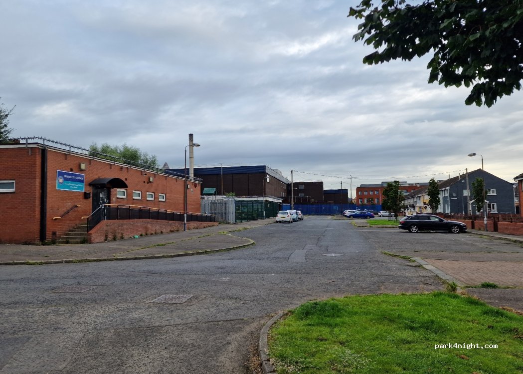 (BT13 2JY) Belfast - 8 Saint Lukes Walk — foto 2
