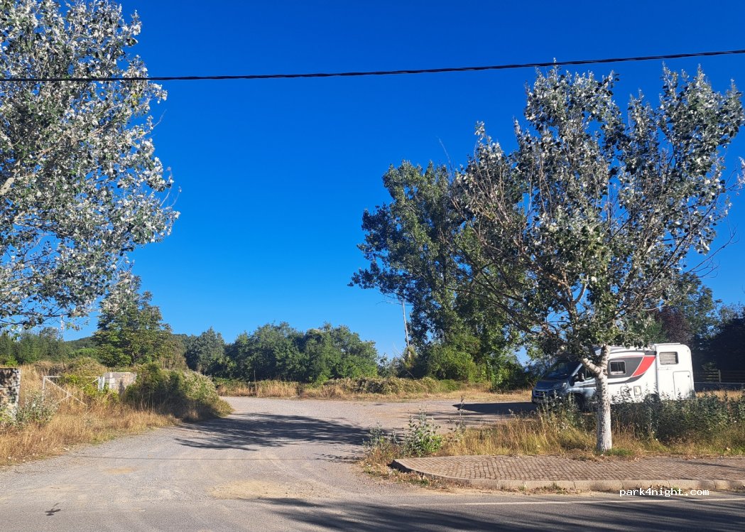 (220 10) Vitina - Unnamed Road — foto