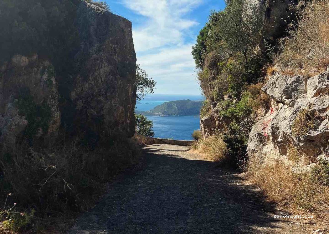 (490 83) Kerkira - Unnamed Road — foto 4