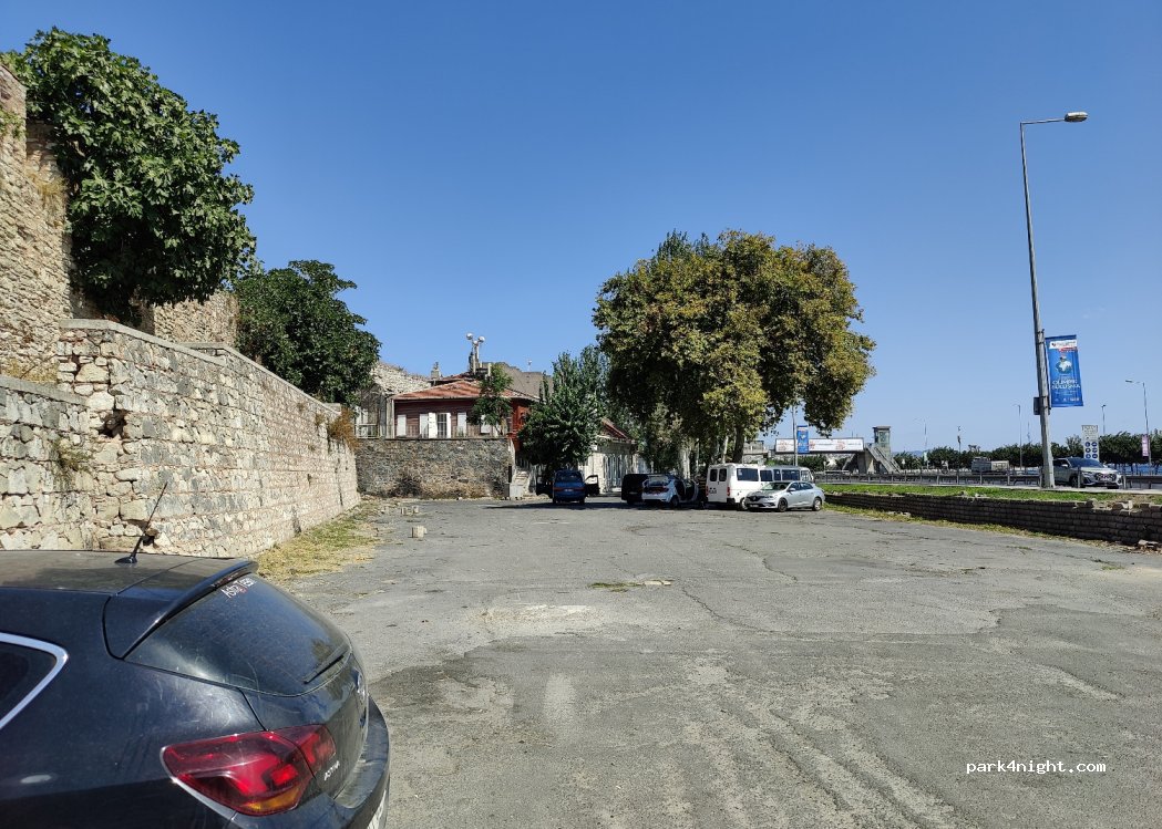 (34107) Fatih - 1036 Kennedy Caddesi — foto