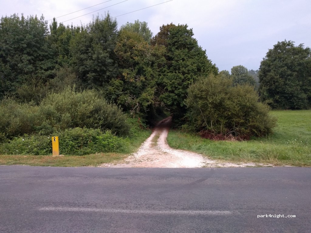 (24190) Neuvic - Rue de la Font Saint-Pey — foto