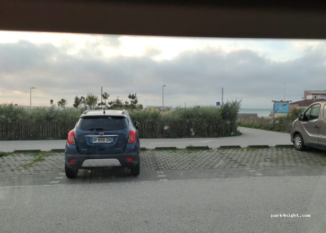 (62100) Calais - 76 Rue du Maréchal de Lattre de Tassigny — foto